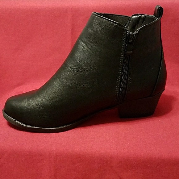Rasolli Shoes - NWT Rasolli Pamela 2 black ankle boots sz 6 medium